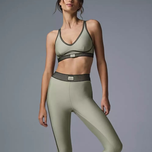 Airlift High-Waist 7/8 Line Up Legging (M) & Airlift Line Up Bra (S) - Picture 1 of 7
